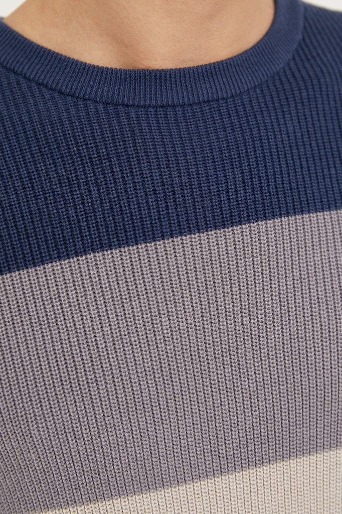 Men's knitted jumper B21-22108